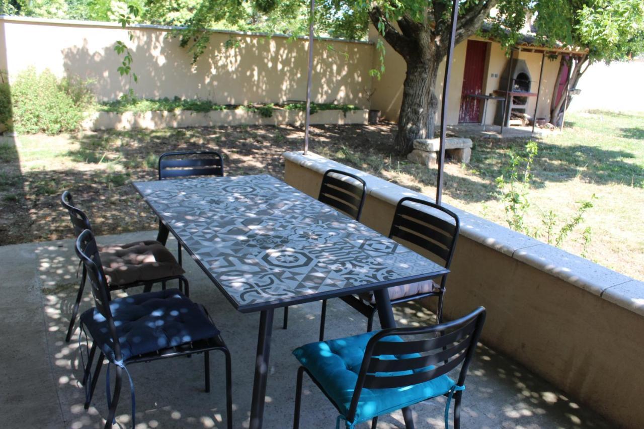 Mas La Gentille ,,, A La Campagne , Beautiful Outdoor , Swimming Pool , Pool House , Nice Green Garden , Bbq ,,, Only For You , Pour Passer Un Sejour Inoubliable Pernes-les-Fontaines Ngoại thất bức ảnh