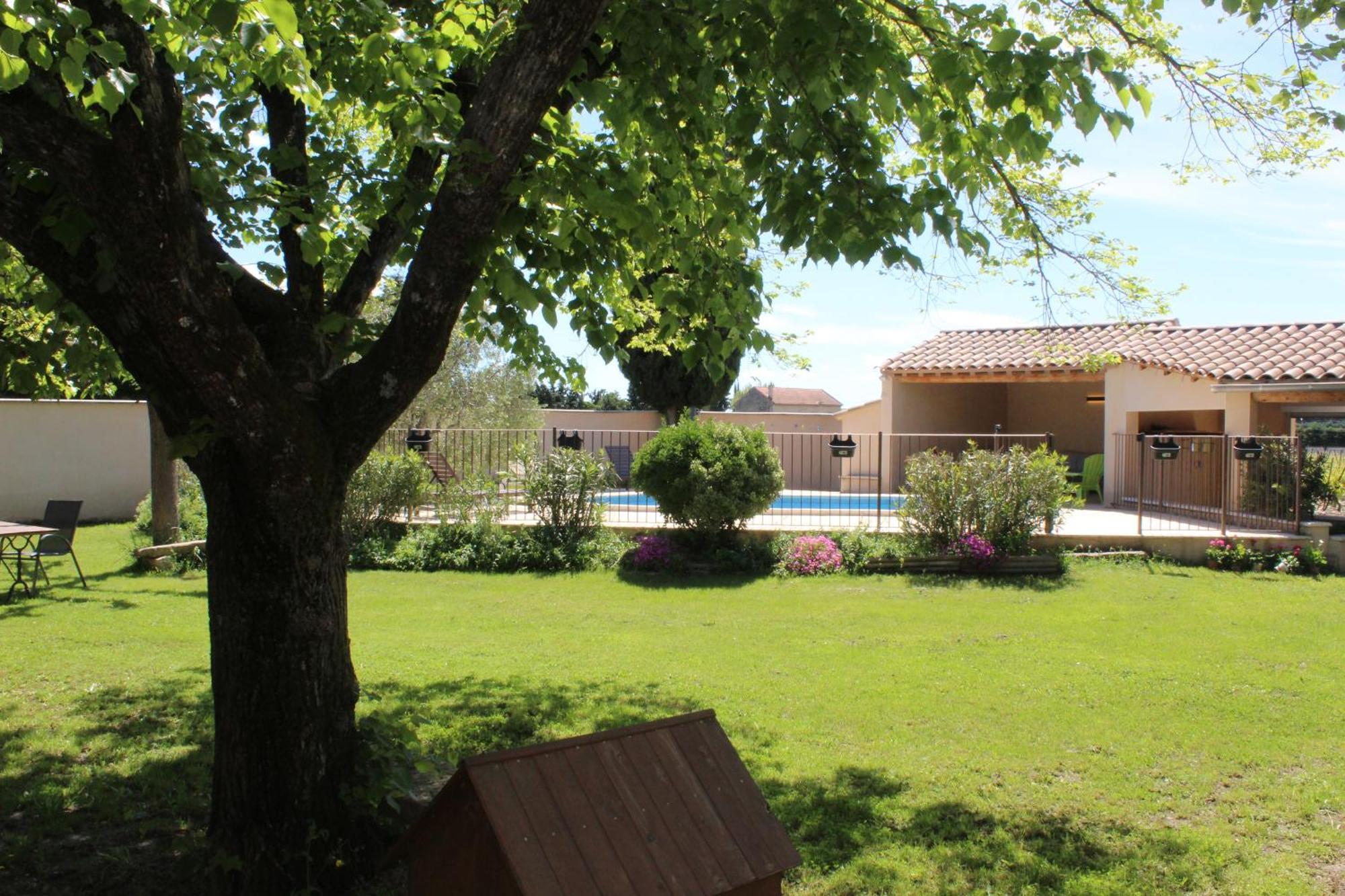 Mas La Gentille ,,, A La Campagne , Beautiful Outdoor , Swimming Pool , Pool House , Nice Green Garden , Bbq ,,, Only For You , Pour Passer Un Sejour Inoubliable Pernes-les-Fontaines Ngoại thất bức ảnh